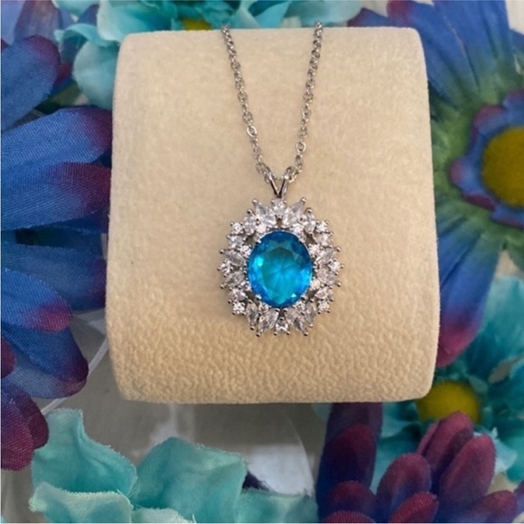 Jewelry - Blue Topaz Gemstone Pendant Necklace NEW!